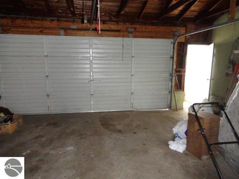 602 Jackson St, Clare, MI 48617 photo 27