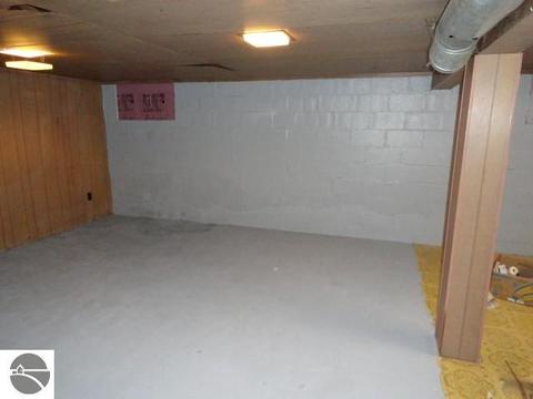 602 Jackson St, Clare, MI 48617 photo 35