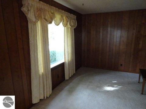 602 Jackson St, Clare, MI 48617 photo 16