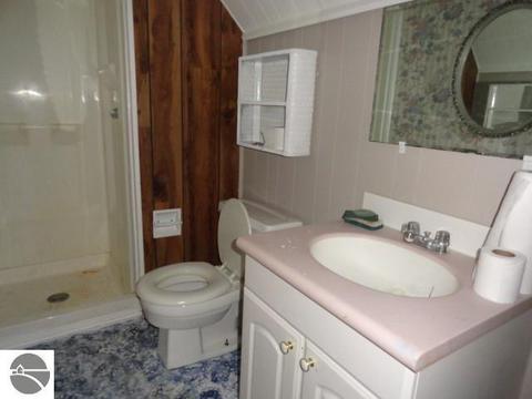602 Jackson St, Clare, MI 48617 photo 29