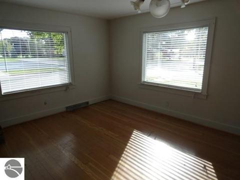 602 Jackson St, Clare, MI 48617 photo 14