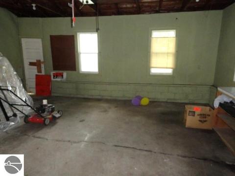 602 Jackson St, Clare, MI 48617 photo 33