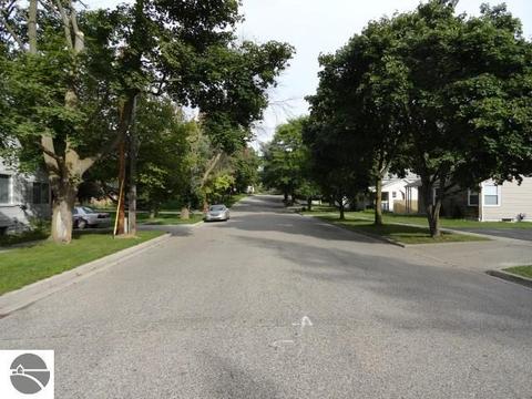 602 Jackson St, Clare, MI 48617 photo 6