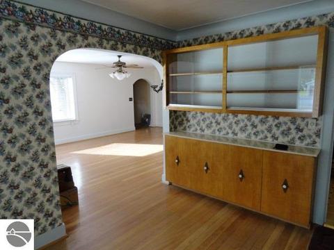602 Jackson St, Clare, MI 48617 photo 11