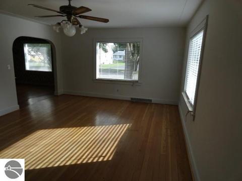 602 Jackson St, Clare, MI 48617 photo 15
