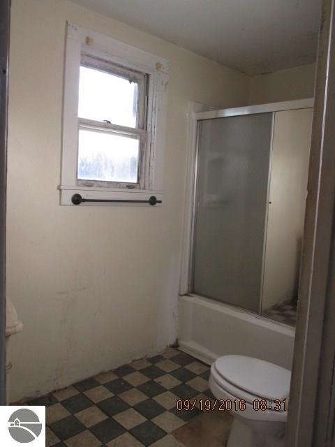 305 W Center St, Ithaca, MI 48847 photo 12