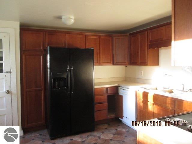 305 W Center St, Ithaca, MI 48847 photo 5