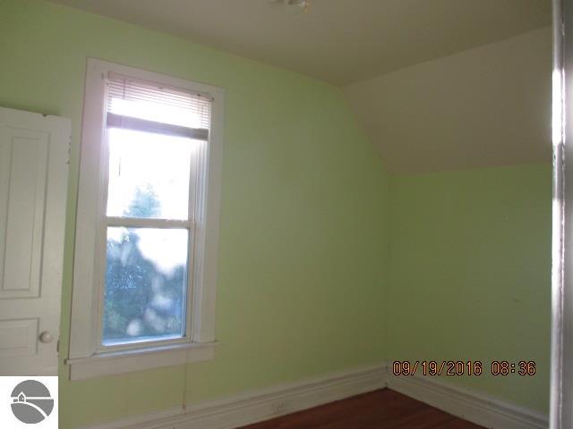 305 W Center St, Ithaca, MI 48847 photo 10