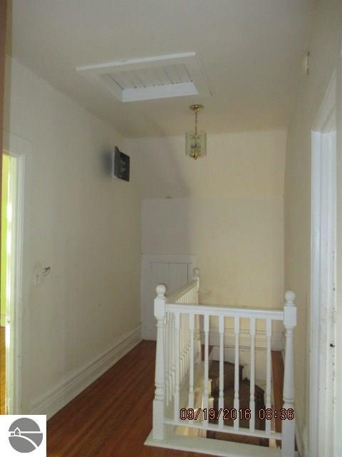 305 W Center St, Ithaca, MI 48847 photo 9