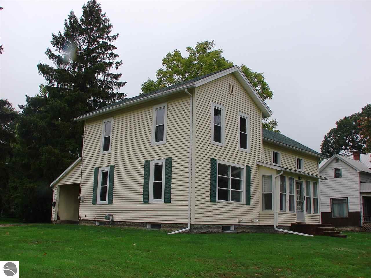 236 S Saint Johns St, Ithaca, MI 48847 photo 1