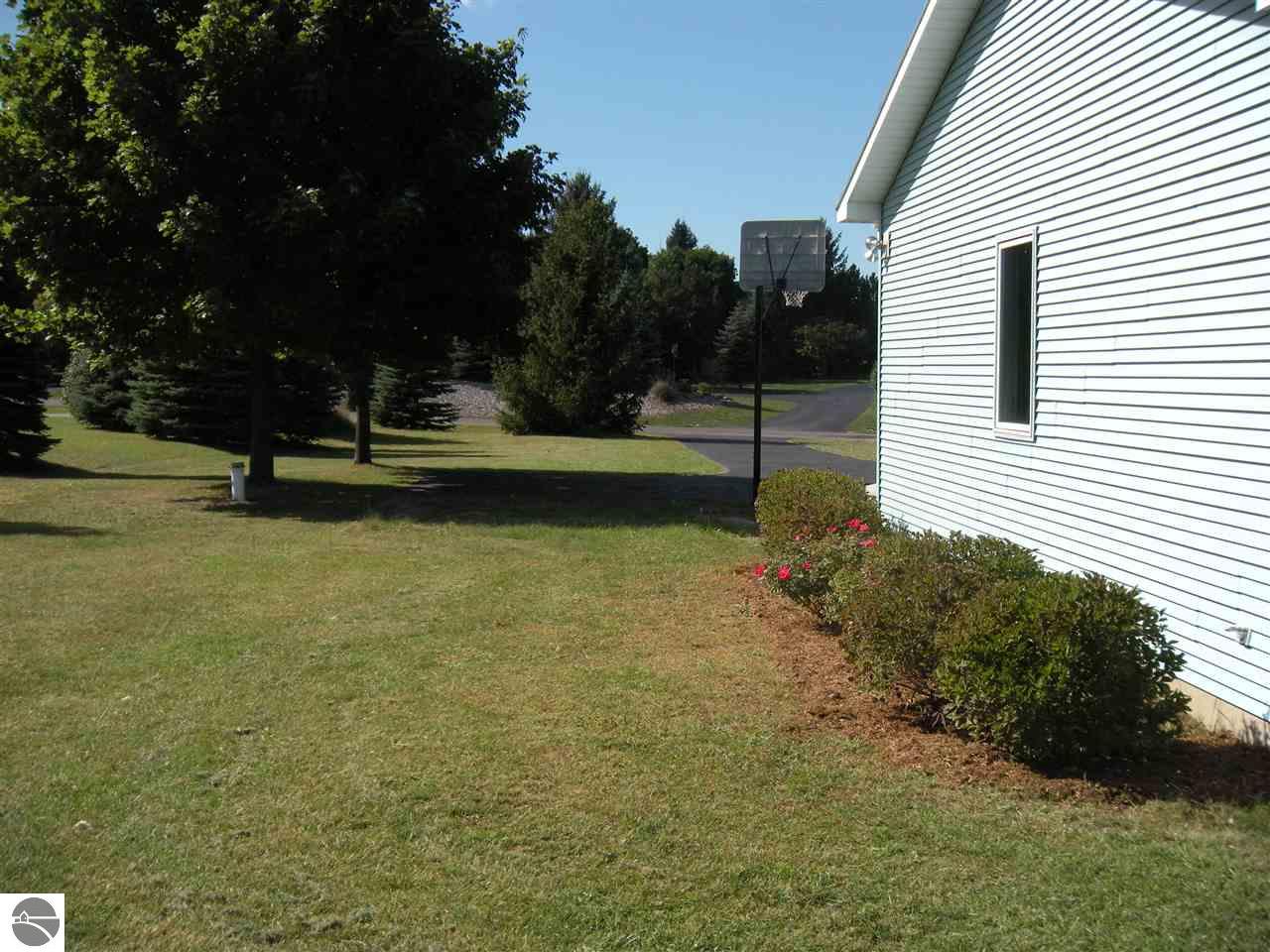3565 S Bay Bluff Dr, Cedar, MI 49621 photo 20