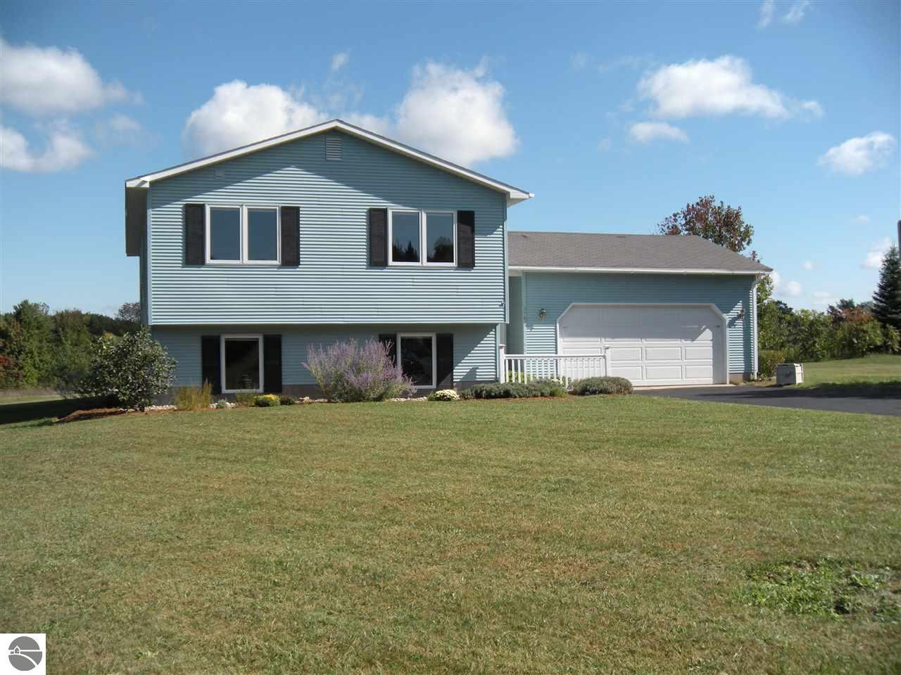 3565 S Bay Bluff Dr, Cedar, MI 49621 photo 16
