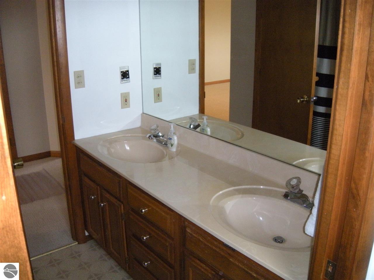 3565 S Bay Bluff Dr, Cedar, MI 49621 photo 17