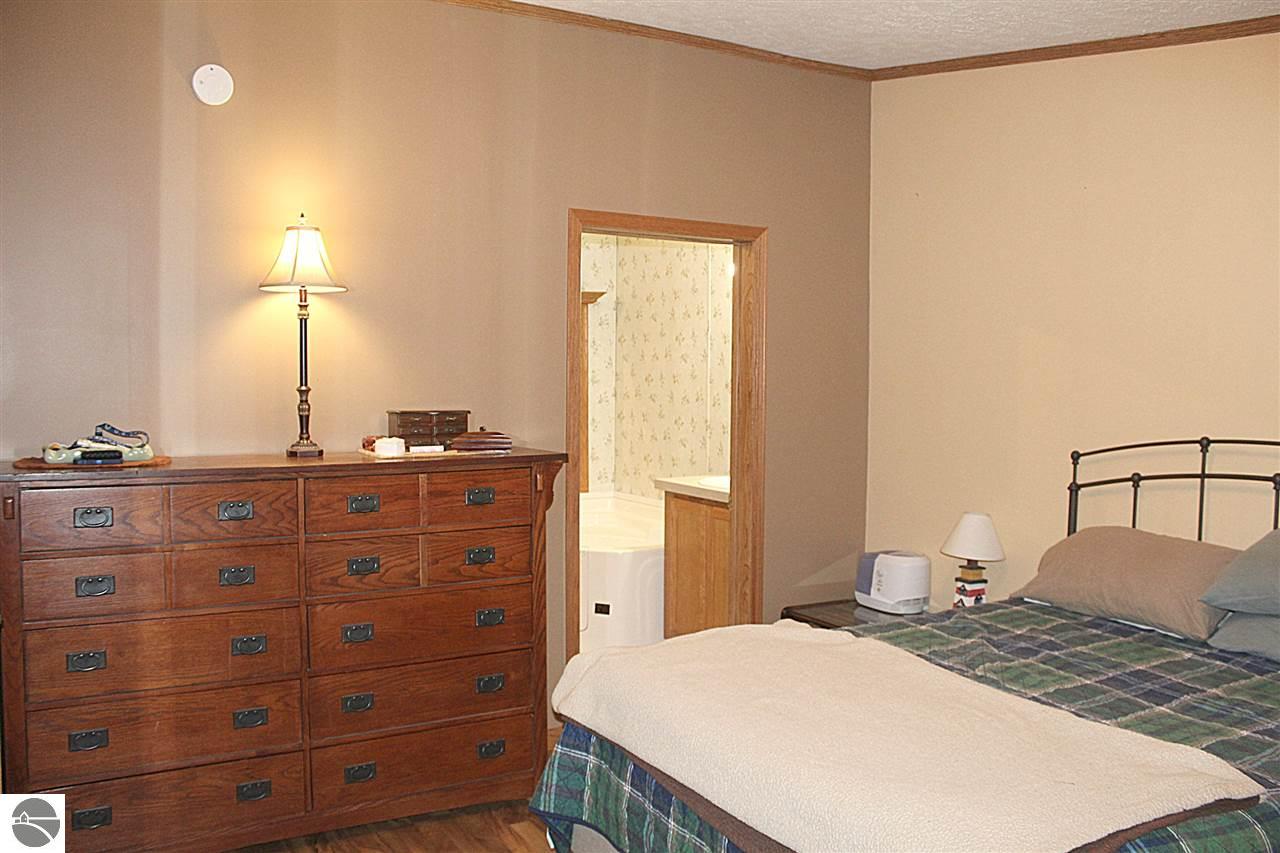 11400 Emerald Frst, Interlochen, MI 49643 photo 15