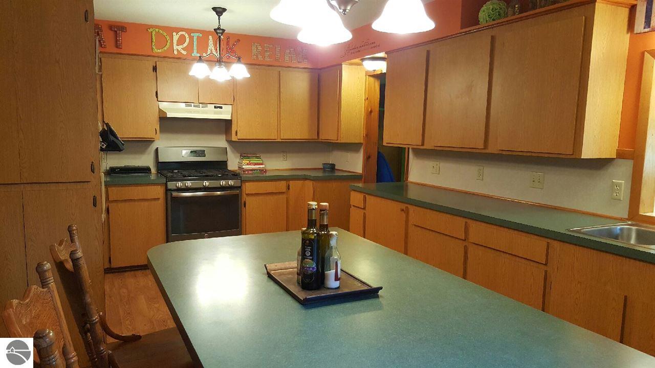 1077 S Dickenson Rd, Shepherd, MI 48883 photo 63