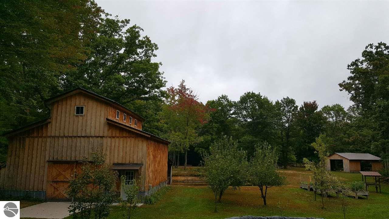 1077 S Dickenson Rd, Shepherd, MI 48883 photo 35