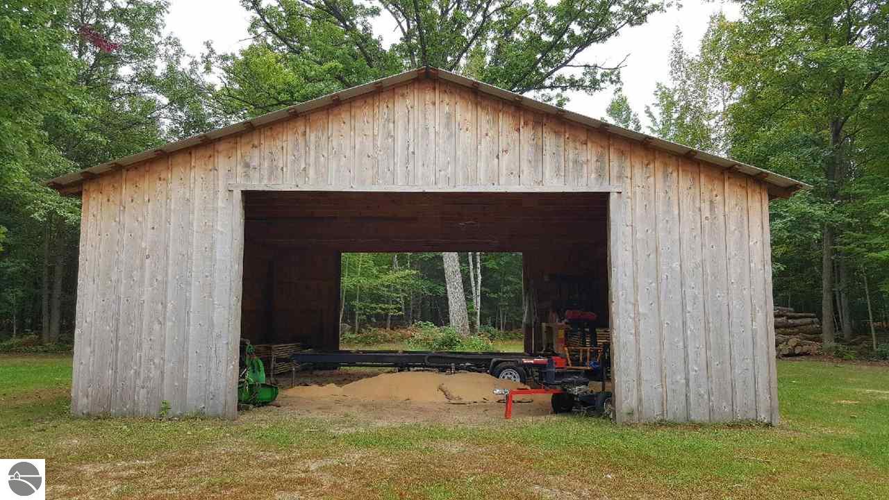 1077 S Dickenson Rd, Shepherd, MI 48883 photo 50