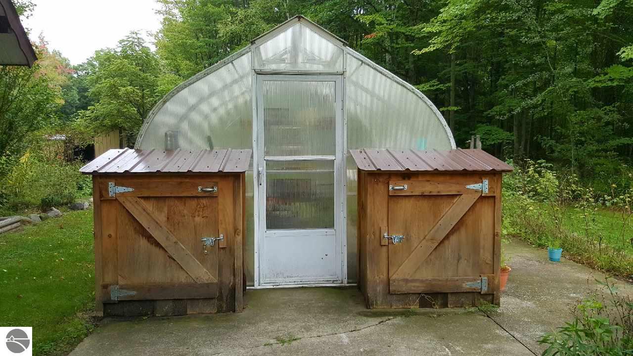 1077 S Dickenson Rd, Shepherd, MI 48883 photo 49