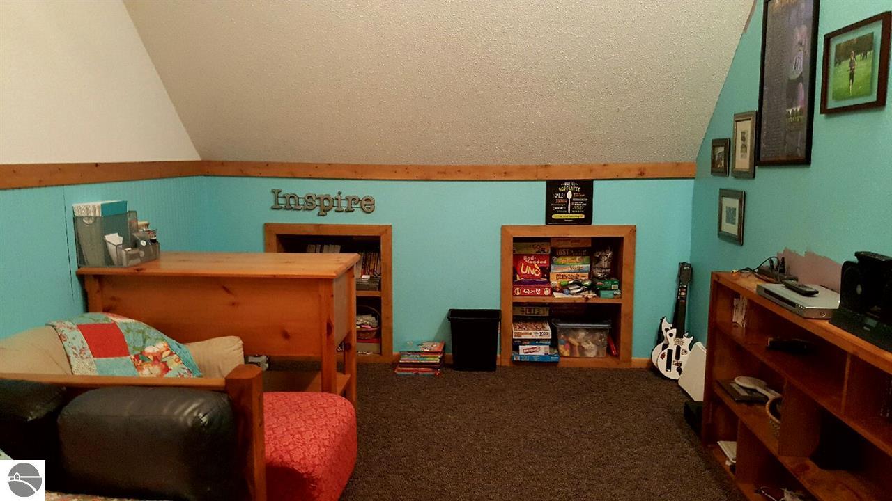 1077 S Dickenson Rd, Shepherd, MI 48883 photo 79