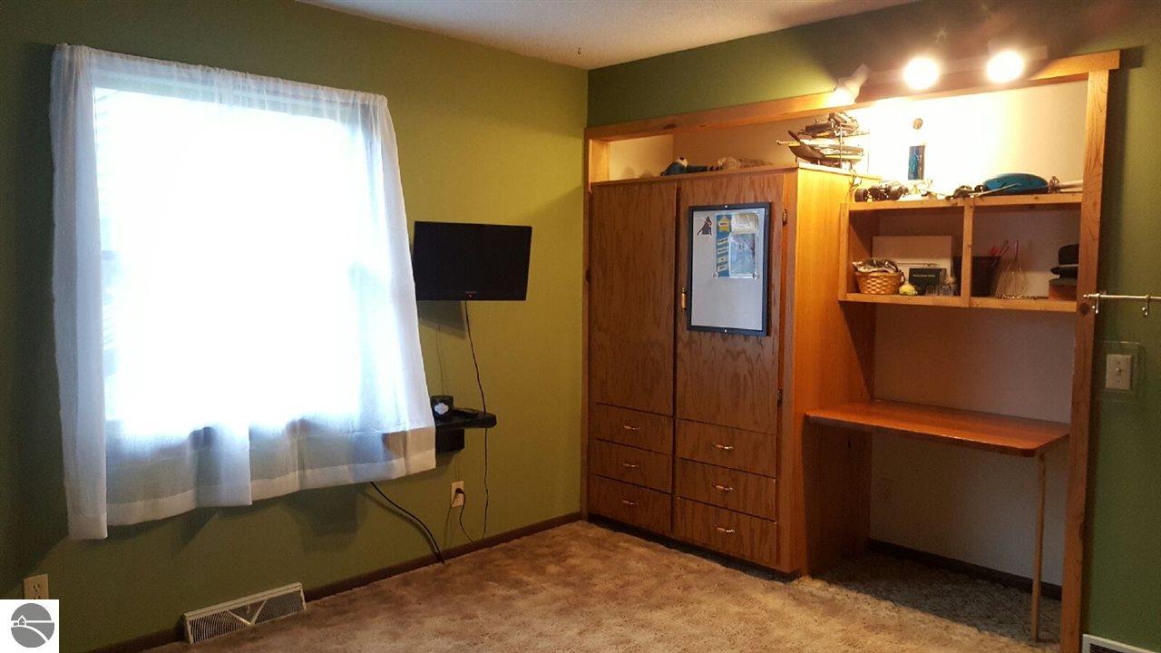 1077 S Dickenson Rd, Shepherd, MI 48883 photo 74