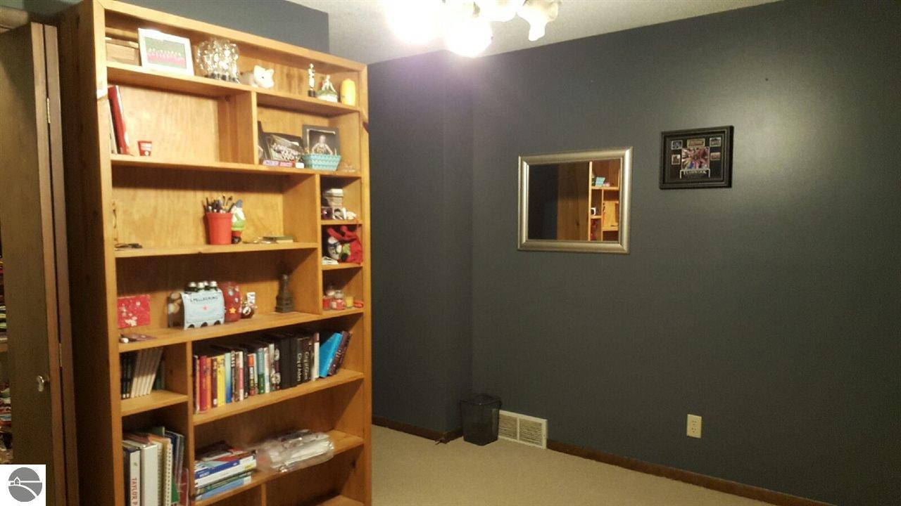 1077 S Dickenson Rd, Shepherd, MI 48883 photo 78