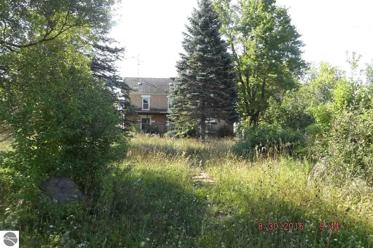 8461 W Maple Ridge Rd, Alger, MI 48610 photo 1