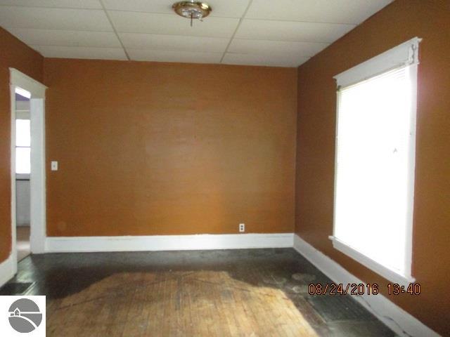 528 Pine Ave, Alma, MI 48801 photo 5
