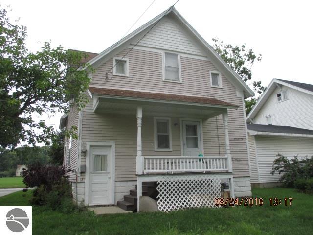 528 Pine Ave, Alma, MI 48801 photo 2