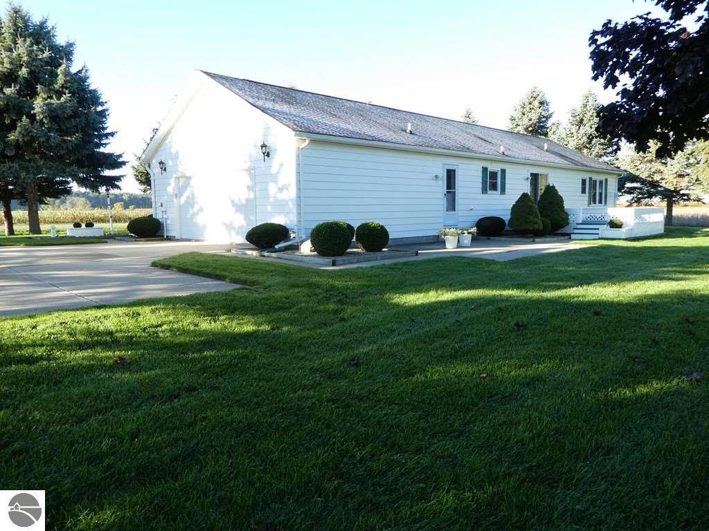 11685 E Blanchard Rd, Shepherd, MI 48883 photo 6