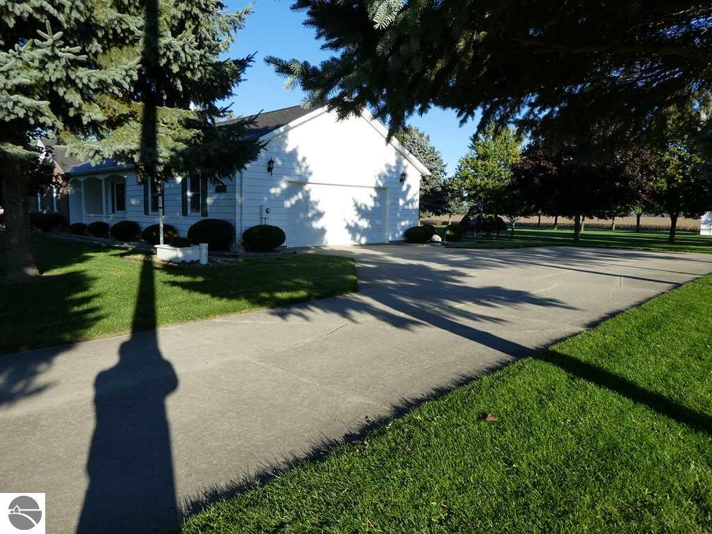 11685 E Blanchard Rd, Shepherd, MI 48883 photo 3
