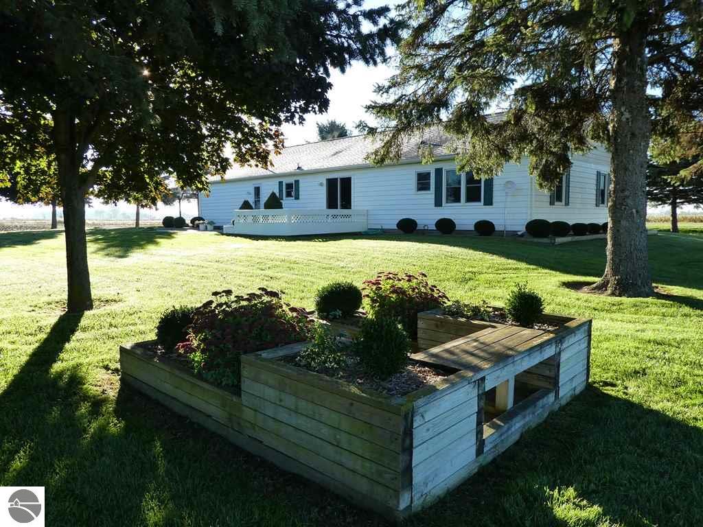 11685 E Blanchard Rd, Shepherd, MI 48883 photo 7