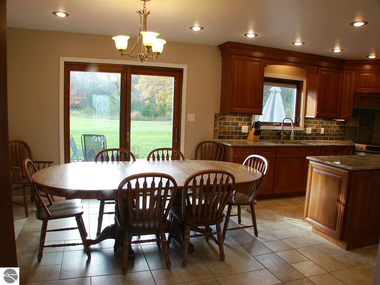 613 N Pine River St, Ithaca, MI 48847 photo 25