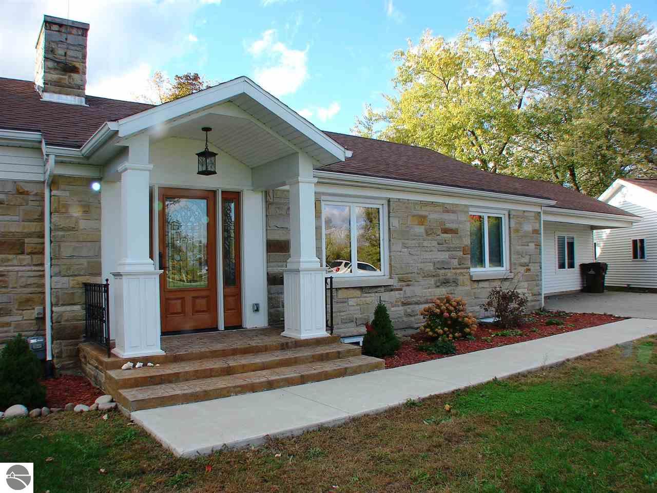 613 N Pine River St, Ithaca, MI 48847 photo 5