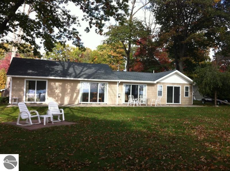 3036 Point Augres Rd, Au Gres, MI 48703 photo 1