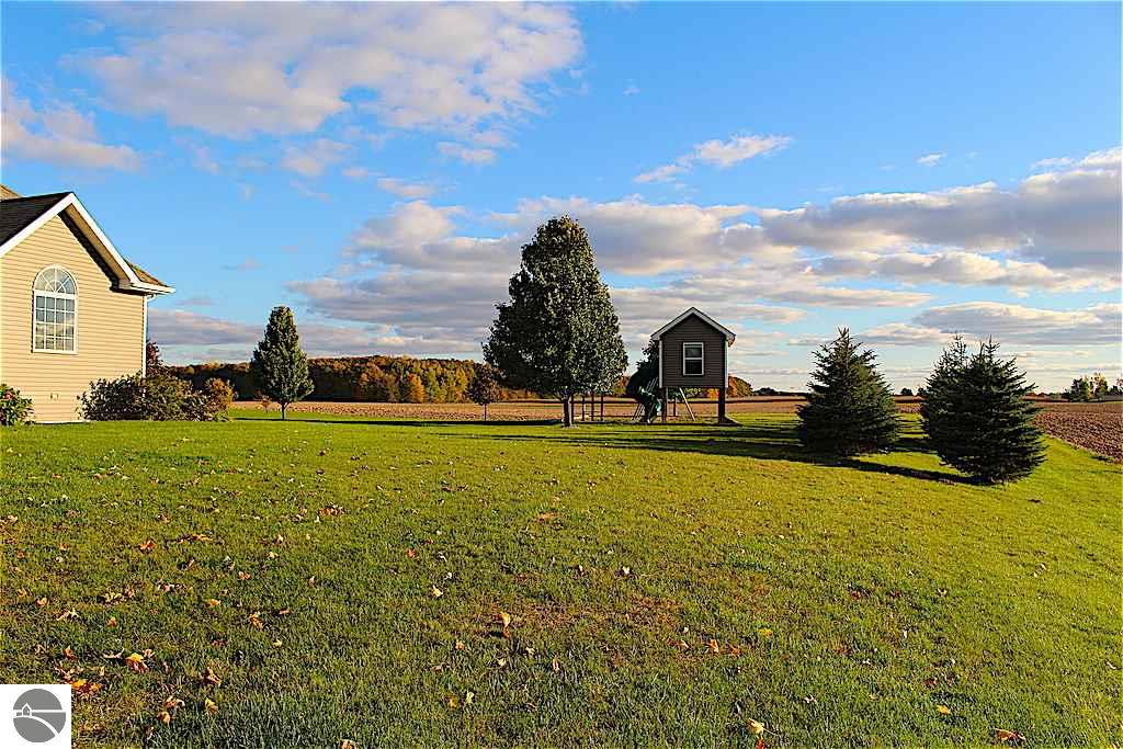 8290 E Millbrook Rd, Shepherd, MI 48883 photo 35