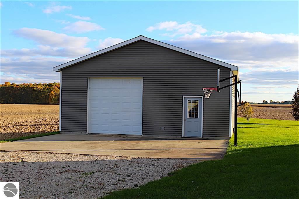 8290 E Millbrook Rd, Shepherd, MI 48883 photo 33