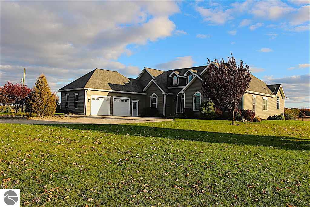 8290 E Millbrook Rd, Shepherd, MI 48883 photo 1