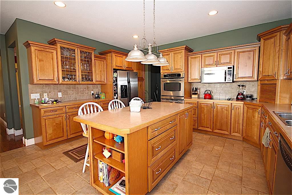 8290 E Millbrook Rd, Shepherd, MI 48883 photo 4