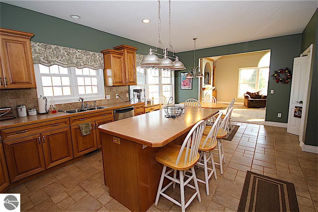 8290 E Millbrook Rd, Shepherd, MI 48883 photo 5