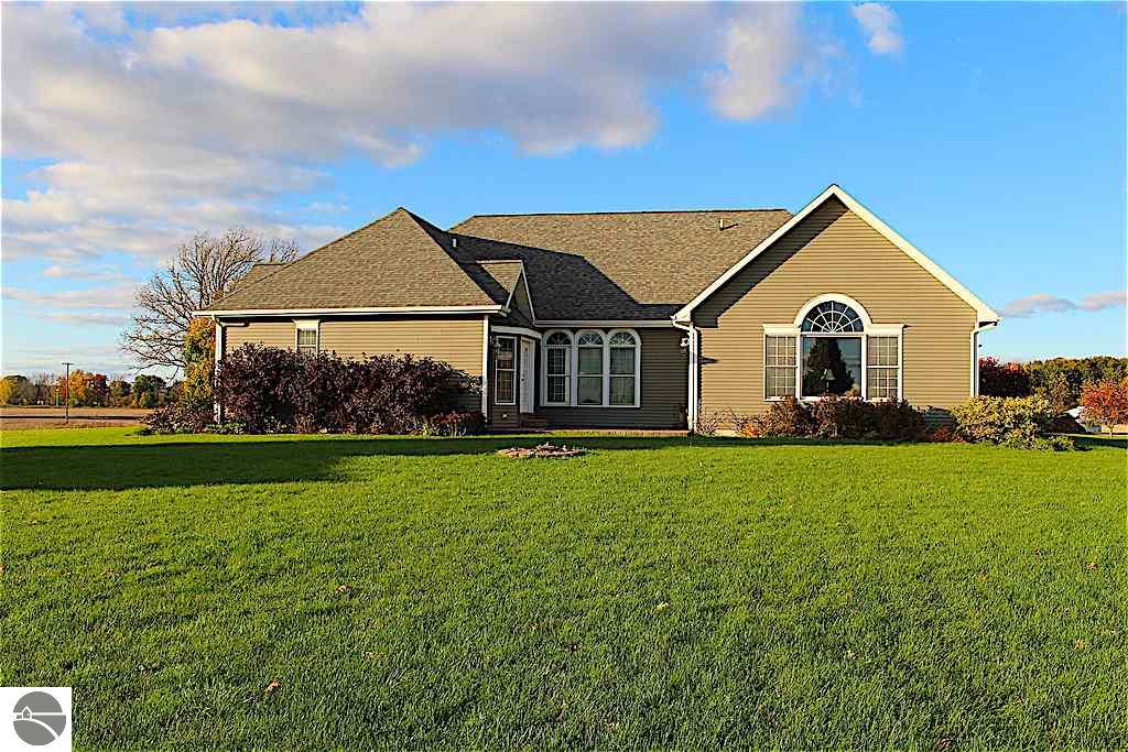 8290 E Millbrook Rd, Shepherd, MI 48883 photo 3