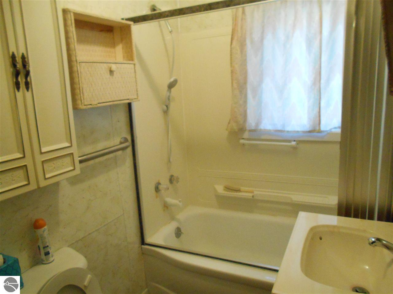340 W Michigan Ave, Au Gres, MI 48703 photo 9