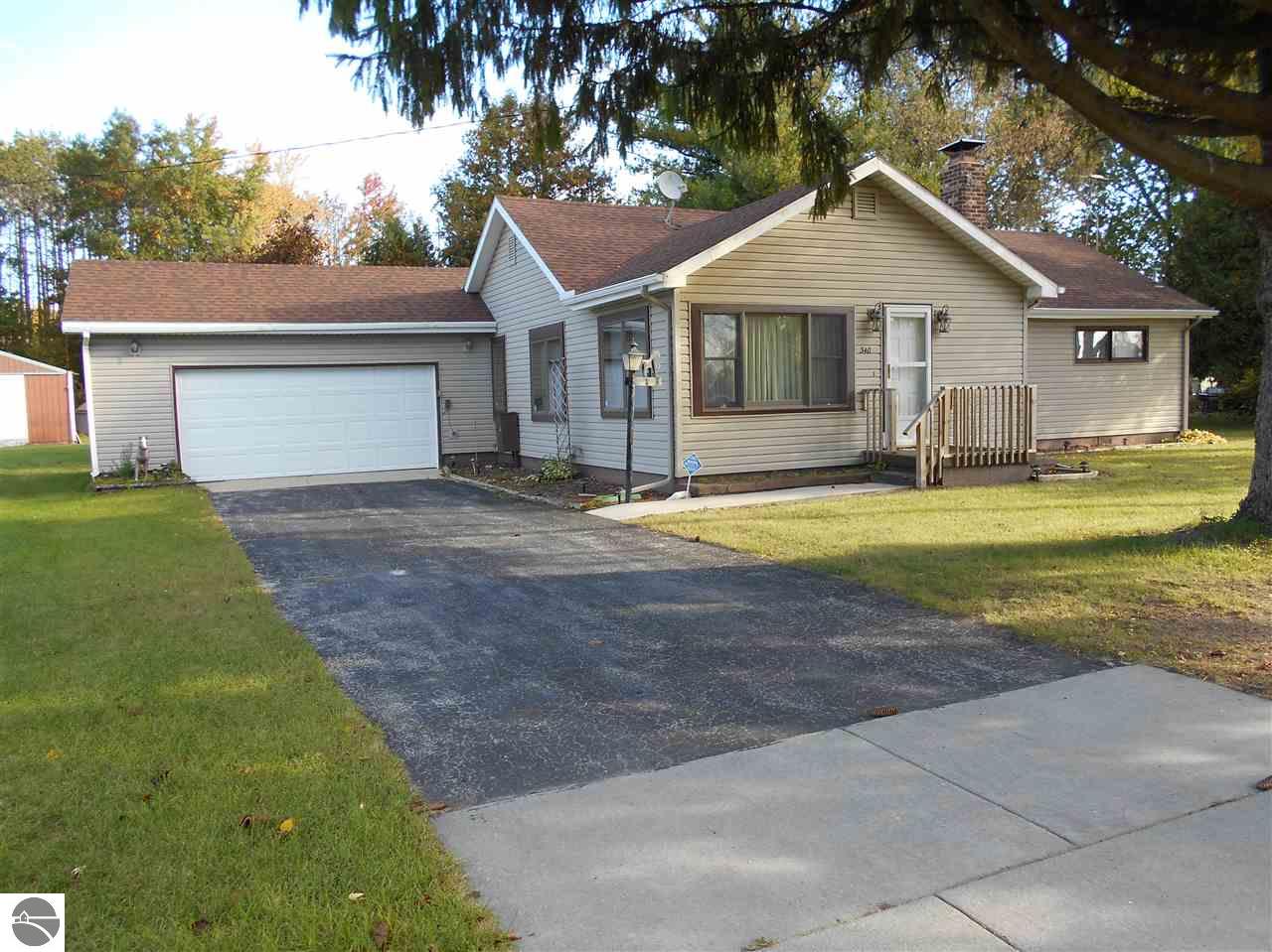 340 W Michigan Ave, Au Gres, MI 48703 photo 1