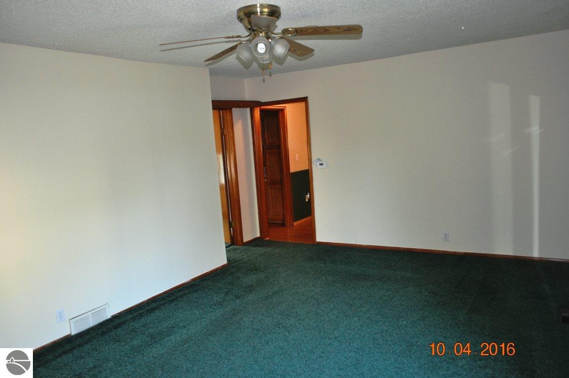 205 E Patrick Ct, Midland, MI 48640 photo 9