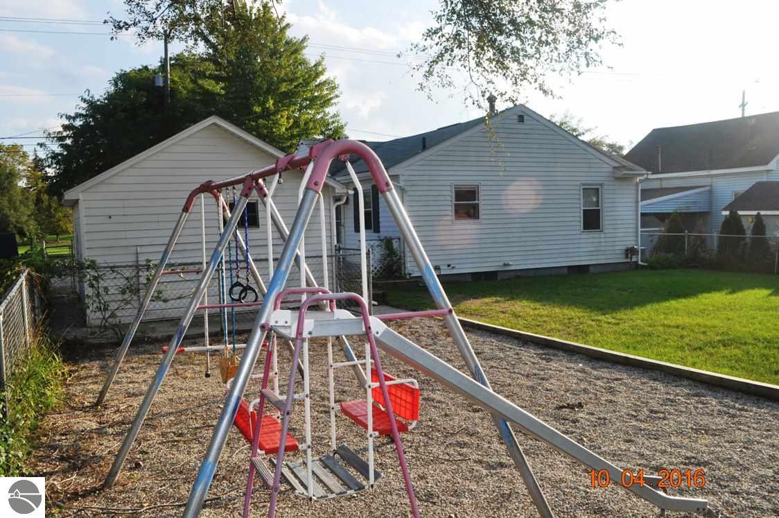 205 E Patrick Ct, Midland, MI 48640 photo 6