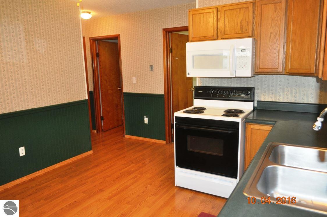 205 E Patrick Ct, Midland, MI 48640 photo 18