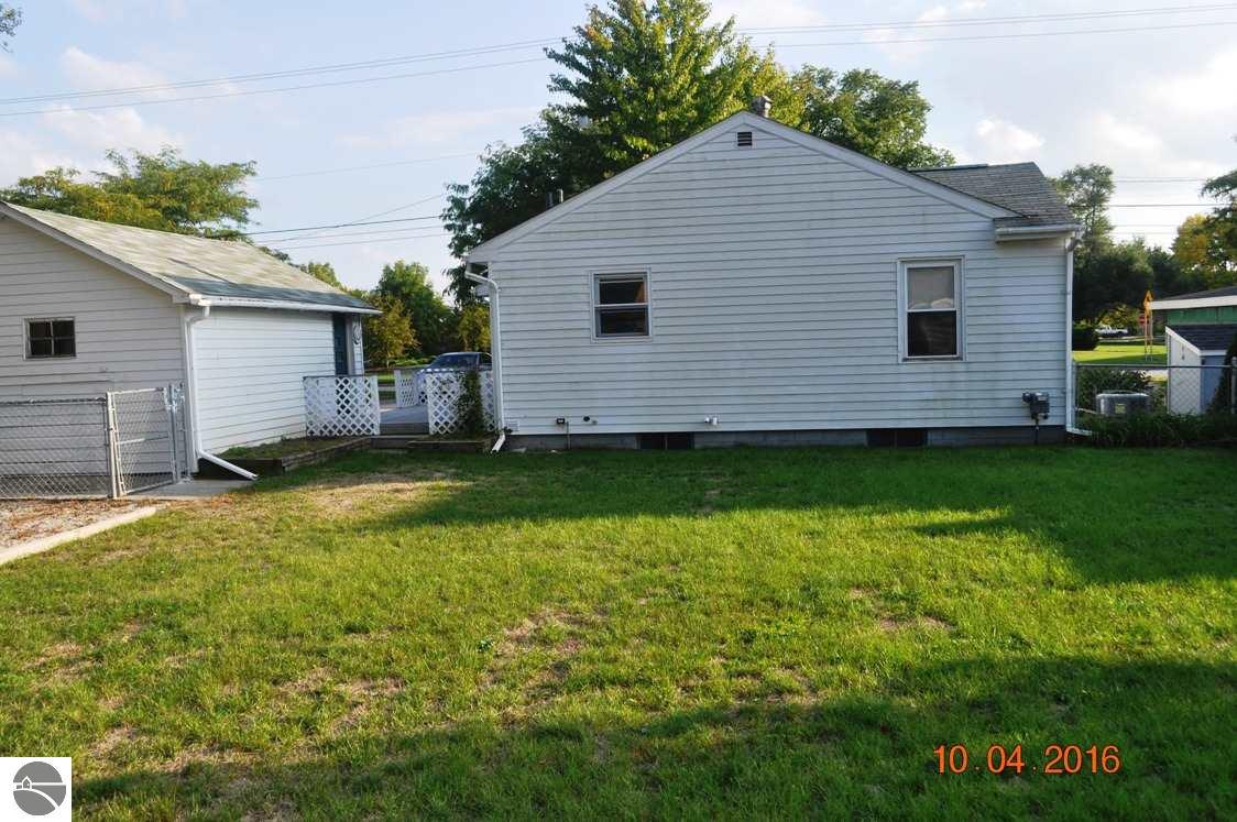 205 E Patrick Ct, Midland, MI 48640 photo 5