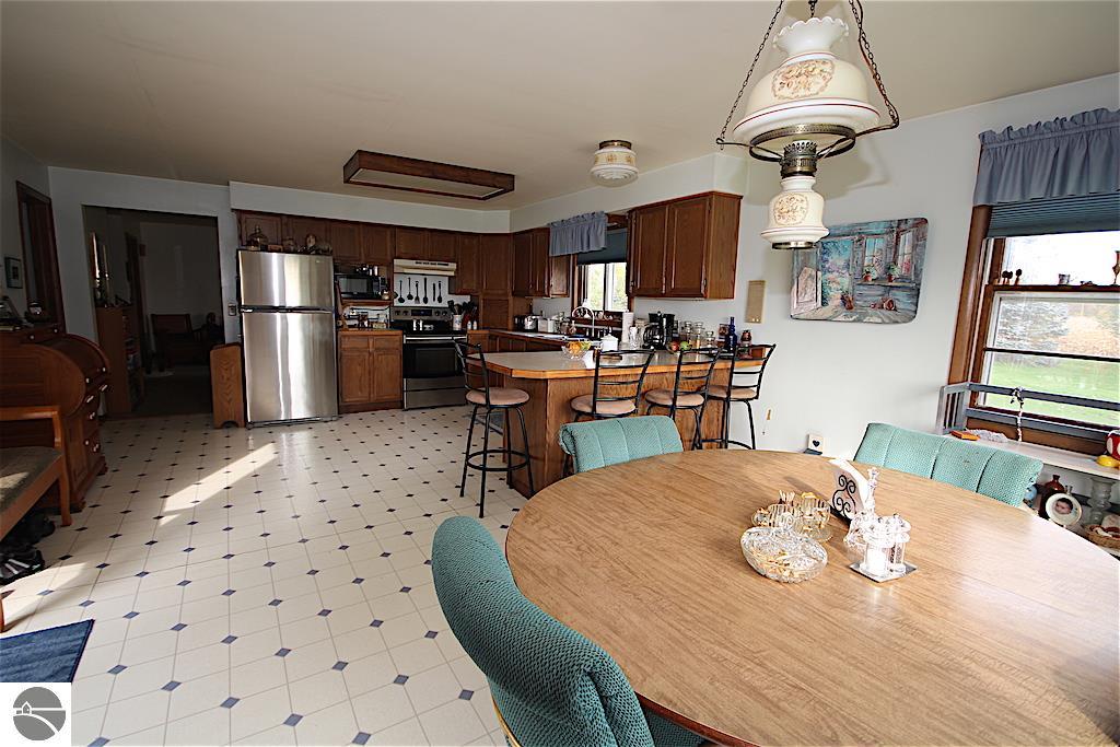 4958 E Pleasant Valley Rd, Shepherd, MI 48883 photo 6
