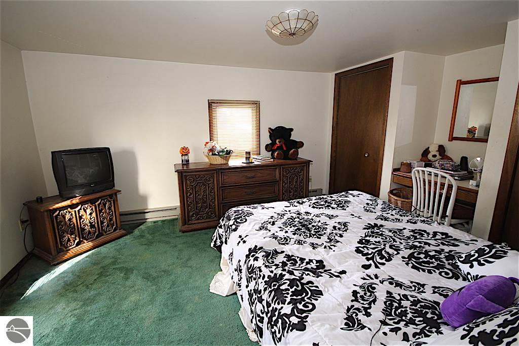 4958 E Pleasant Valley Rd, Shepherd, MI 48883 photo 13