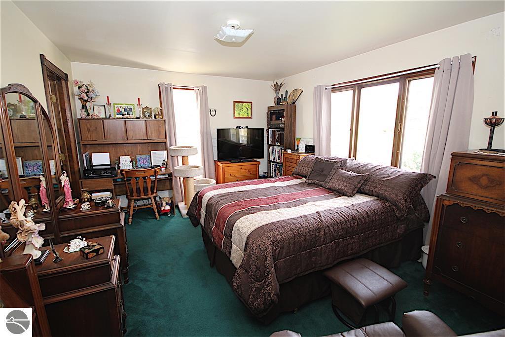 4958 E Pleasant Valley Rd, Shepherd, MI 48883 photo 9