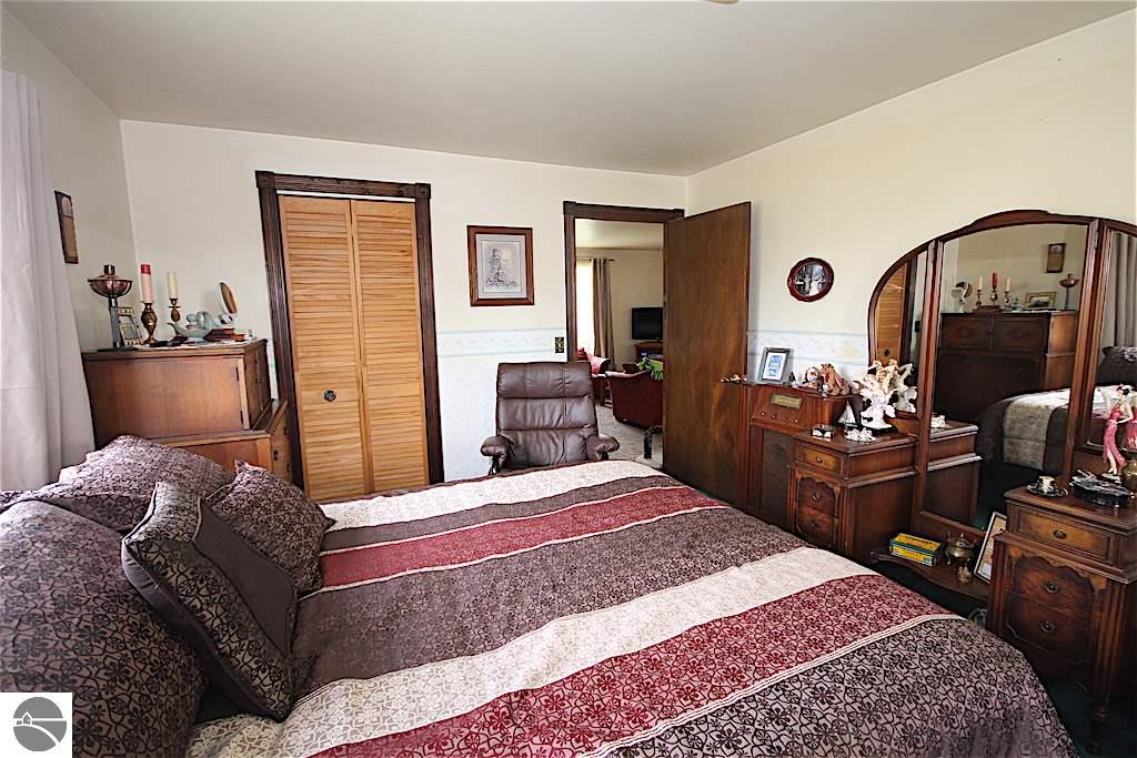 4958 E Pleasant Valley Rd, Shepherd, MI 48883 photo 10